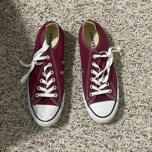 Women Converse- Maroon